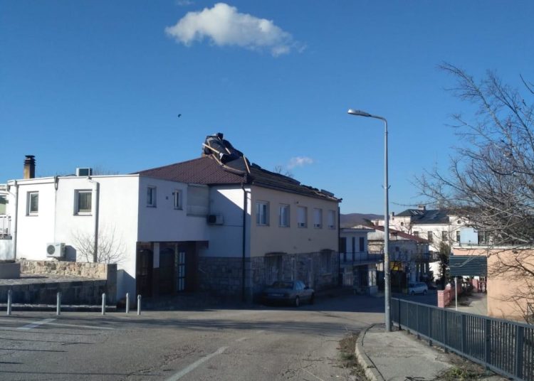 FOTO: Široki Brijeg trpi veliku štetu zbog orkanske bure