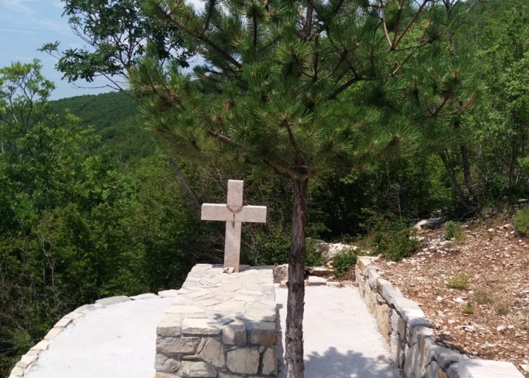 U tijeku je obnova grobova ubijenih fratara u mjestu Gornji Gradac