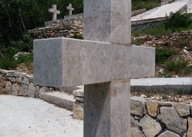 U tijeku je obnova grobova ubijenih fratara u mjestu Gornji Gradac