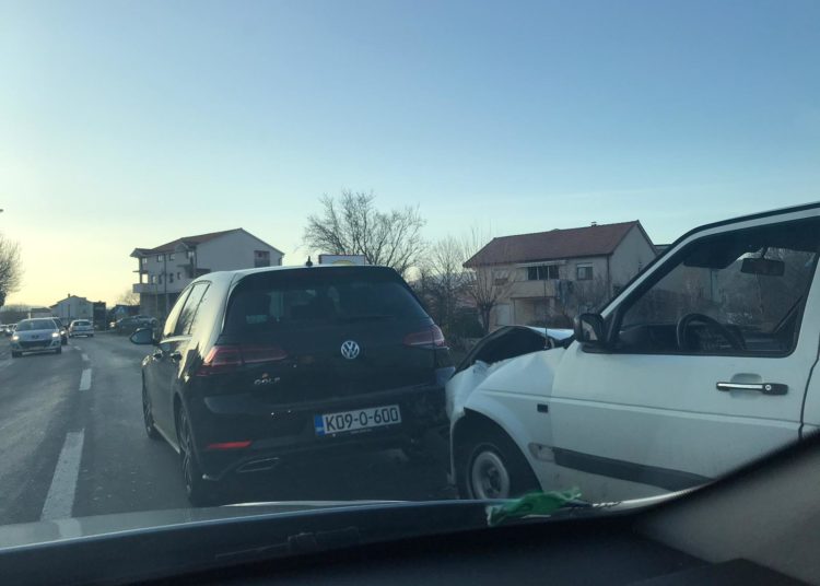 Široki Brijeg: Sudar Golfa 2 i Golfa 7 na Trnu