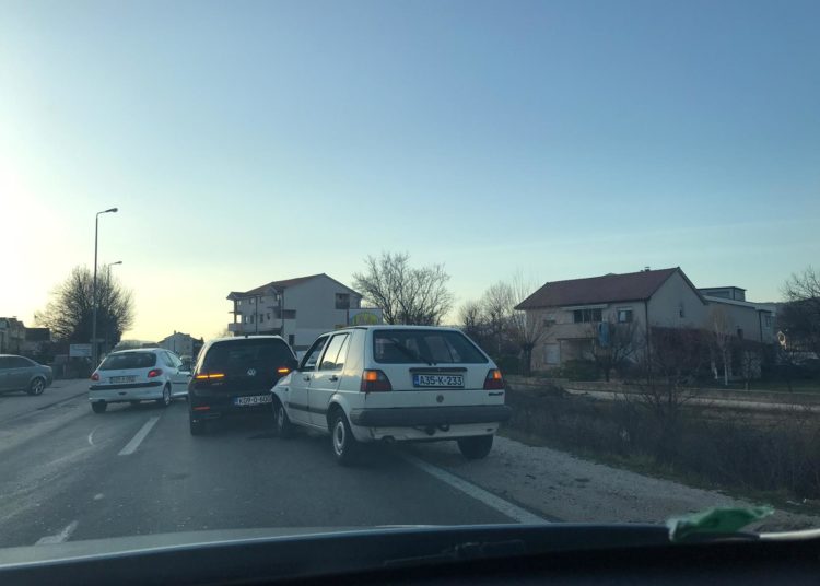 Široki Brijeg: Sudar Golfa 2 i Golfa 7 na Trnu