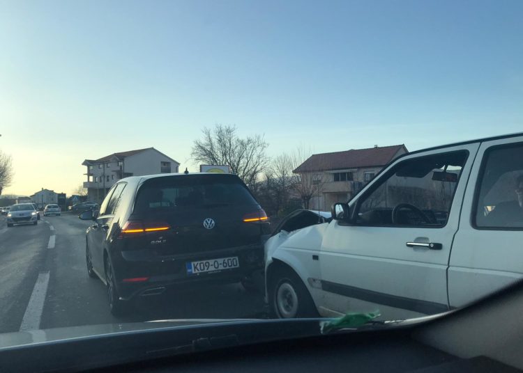 Široki Brijeg: Sudar Golfa 2 i Golfa 7 na Trnu