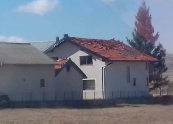 GRAĐANI U PROBLEMIMA: Kako popraviti štete od vjetra kada nema majstora za popravke krovova