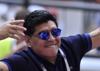 Maradona kritizirao FIFA-u, pozvao Bobana na obračun u ringu