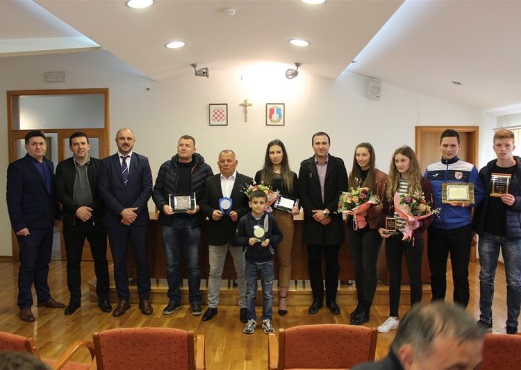 Najboljim posuškim sportašima uručena godišnja priznanja