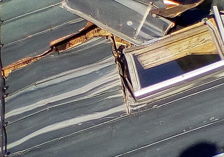 Pogledajte video kako orkanska bura ”raskriva” širokobriješku Gimnaziju