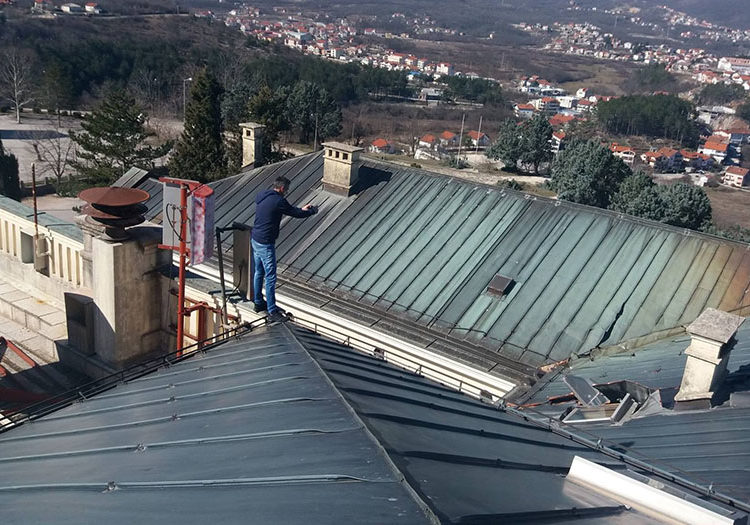 Pogledajte video kako orkanska bura ”raskriva” širokobriješku Gimnaziju