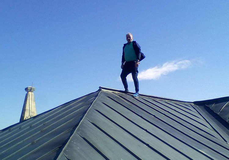 Pogledajte video kako orkanska bura ”raskriva” širokobriješku Gimnaziju