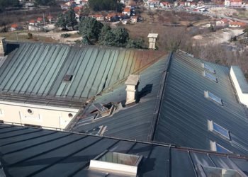 Pogledajte video kako orkanska bura ”raskriva” širokobriješku Gimnaziju