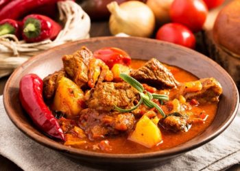 Vinski gulaš za koji ćete htjeti da svaki dan krčka u vašoj kuhinji