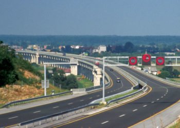 Hrvatska policija tolerira i bržu vožnju od zakonskih 130 km/h, evo i koliko…