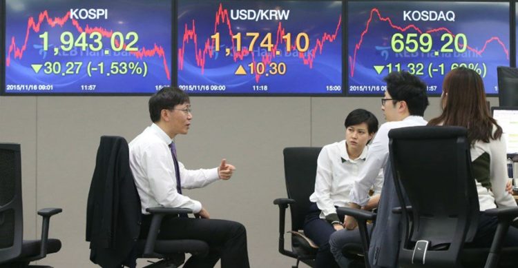 Azijski ulagači oprezni, dolar ojačao