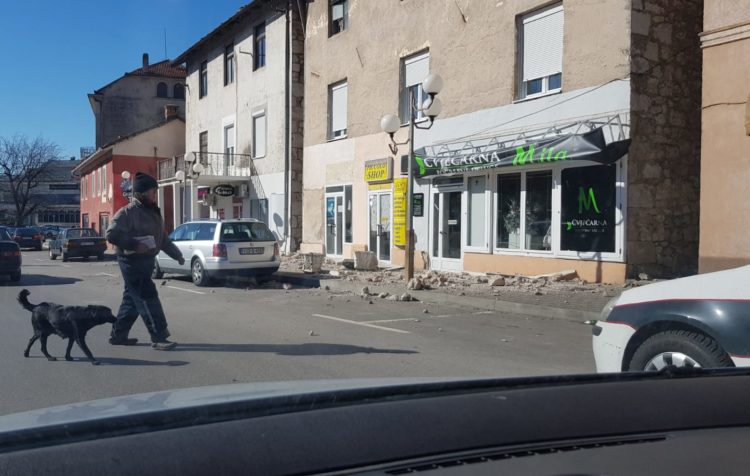 FOTO: Široki Brijeg trpi veliku štetu zbog orkanske bure