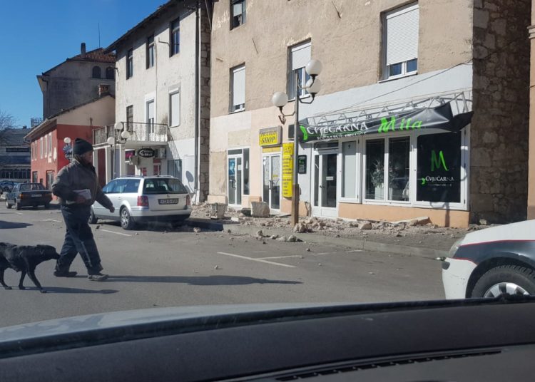 FOTO: Široki Brijeg trpi veliku štetu zbog orkanske bure