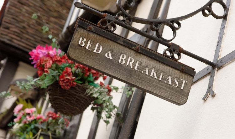 Booking, Airbnb i drugi godinama su vas zavaravali, staje se na kraj nepoštenoj praksi