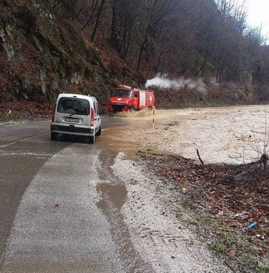 Velike poplave pogodile Središnju Bosnu (FOTO i VIDEO)