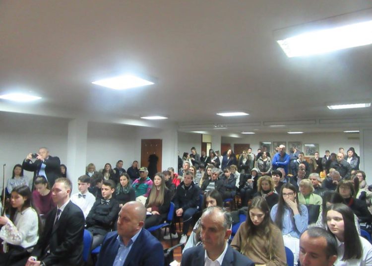 Irena Granić pobjednica pjesničke večeri ljubuških srednjoškolaca