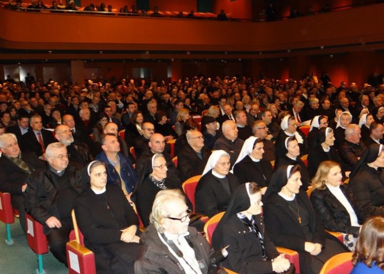 “Nada koja ne postiđuje” – predstavljena nova knjiga biskupa Ratka Perića u Mostaru