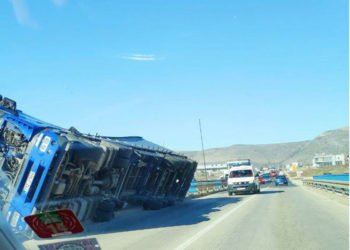 Bura prevrnula kamion u Mostaru