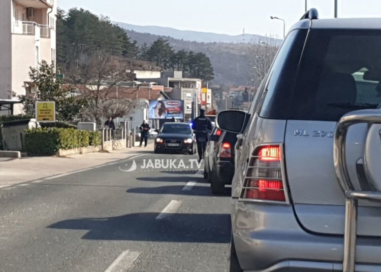 Široki Brijeg: Sudar Mercedesa i Audija na Trnu