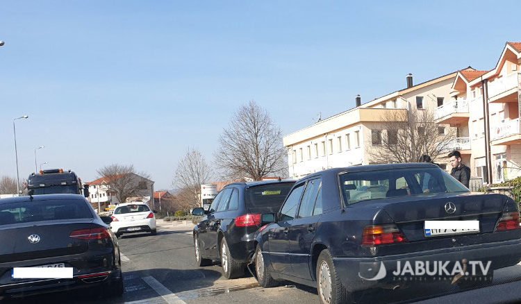 Široki Brijeg: Sudar Mercedesa i Audija na Trnu