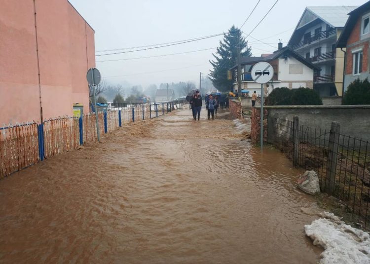 Velike poplave pogodile Središnju Bosnu (FOTO i VIDEO)