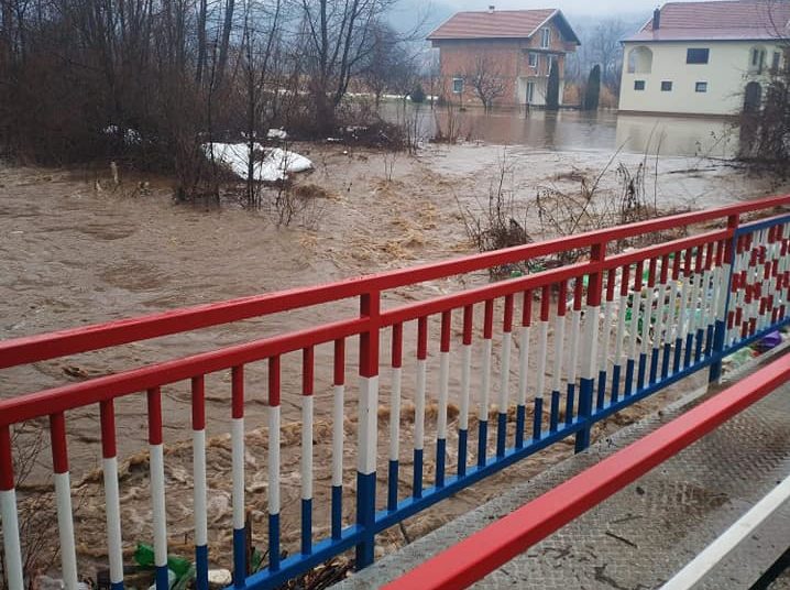 Velike poplave pogodile Središnju Bosnu (FOTO i VIDEO)