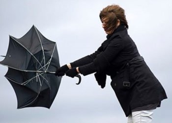 Vozače upozoravamo na jake bočne udare vjetra na području Hercegovine