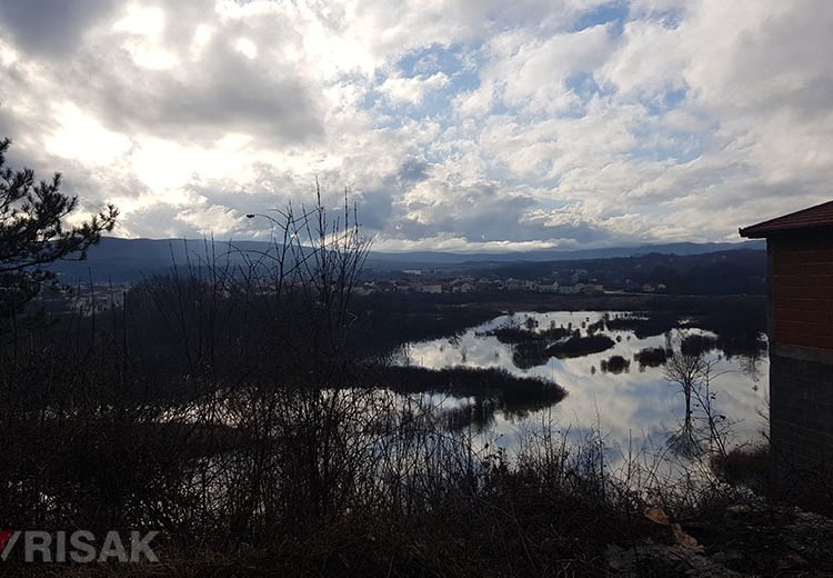 FOTO: Velika količina kiše podignula vodostaj rijeke Lištice