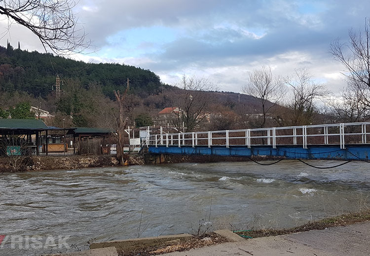 FOTO: Velika količina kiše podignula vodostaj rijeke Lištice