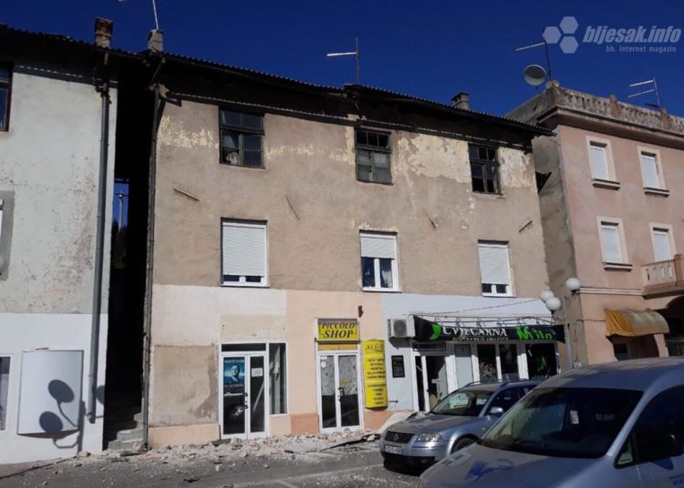 Široki Brijeg: Vjetar ”raskrio” kuću – daska se zabila susjedima u blagovaonicu