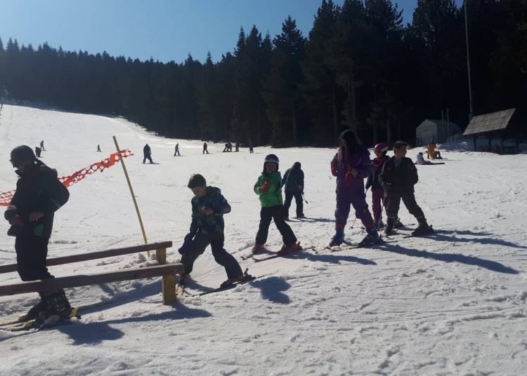Bliži se proljeće, na Blidinju mnogi i dalje uživaju u zimskom amijentu