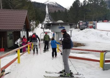 Bliži se proljeće, na Blidinju mnogi i dalje uživaju u zimskom amijentu
