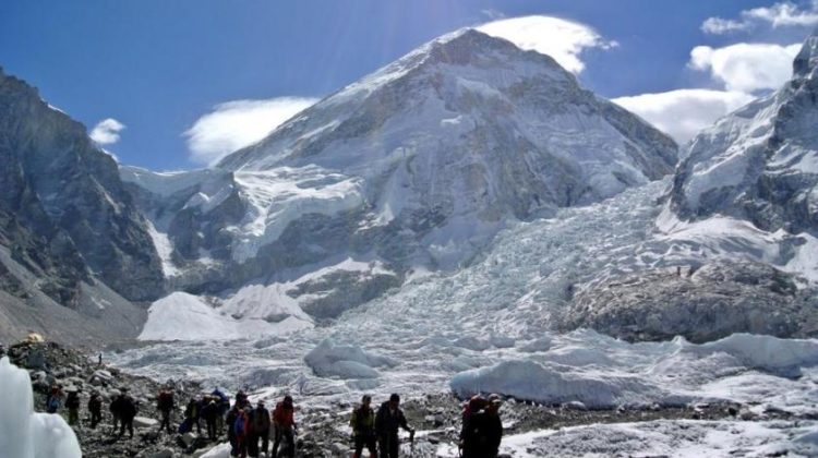 Otapaju se tijela stotina poginulih na Everestu, među njima i Hrvat