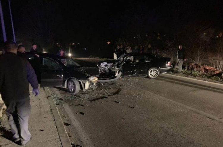 Detalji nesreće u Radišićima: Vatrogasci hidrauličnim kliještima sjekli lim da izvuku ozlijeđene iz vozila