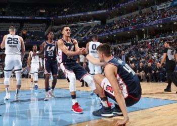 Zubac u 18 minuta upisao double-double