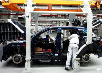 Njemačka usporila, Slovenci otpuštaju