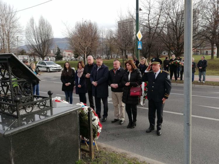 Izaslanstvo HDZ-a i HNS BiH odalo počast Jozi Leutaru