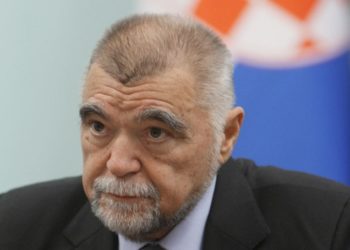 Mesić najavio mogućnost kandidature na predsjedničkim izborima u RH