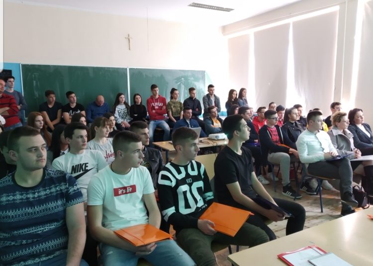 U Grudama održana radionica za srednjoškolce “Mladi – nositelji promjena u društvu”