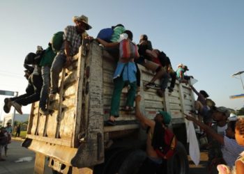 Kamion koji je u Meksiku prevozio migrante izletio s ceste, najmanje 25 osoba poginulo