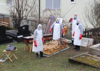 Ekshumirano tijelo Davida Dragičevića: Suzama i jecajima ispraćen iz Banje Luke