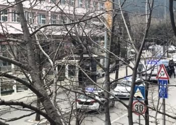 Policija opkolila pljačkaše banke u središtu Mostara