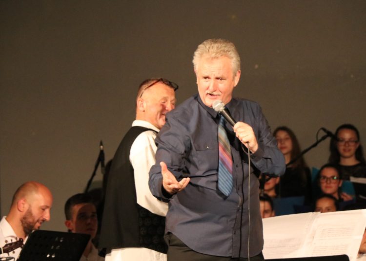 „U san mi dođu tambure“: Širokobriježani oduševljeni tamburaškim koncertom