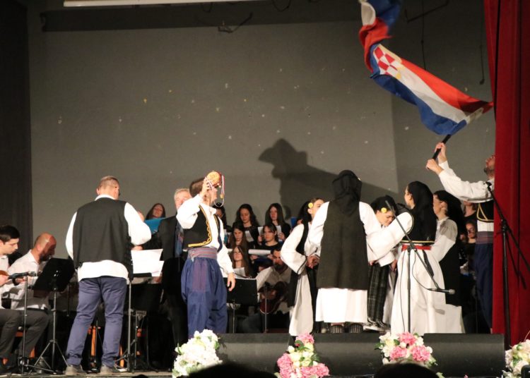 „U san mi dođu tambure“: Širokobriježani oduševljeni tamburaškim koncertom