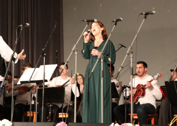 „U san mi dođu tambure“: Širokobriježani oduševljeni tamburaškim koncertom