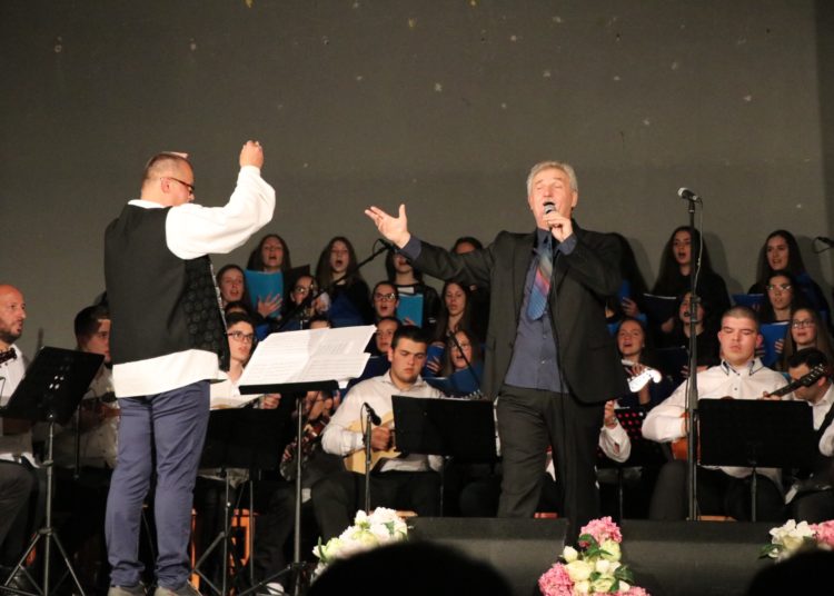 „U san mi dođu tambure“: Širokobriježani oduševljeni tamburaškim koncertom