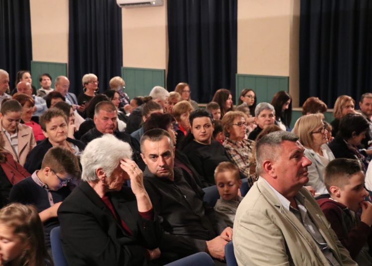 „U san mi dođu tambure“: Širokobriježani oduševljeni tamburaškim koncertom