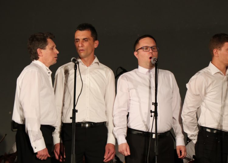 „U san mi dođu tambure“: Širokobriježani oduševljeni tamburaškim koncertom