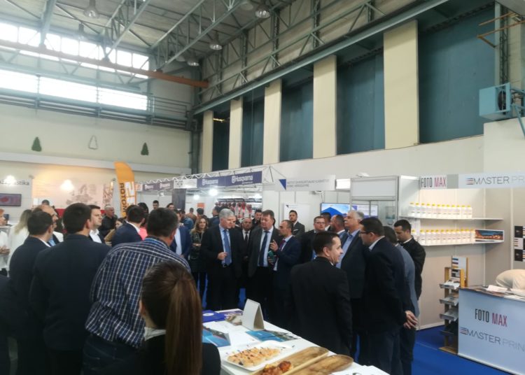 Čović posjetio štand Županije Zapadnohercegovačke na Sajmu u Mostaru